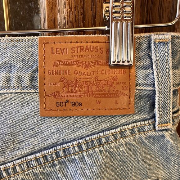 Levi’s 501 Men’s Light Wash Jeans 28x32 Button Fly NEW Big E Red Tab 100% Cotton - Picture 5 of 13